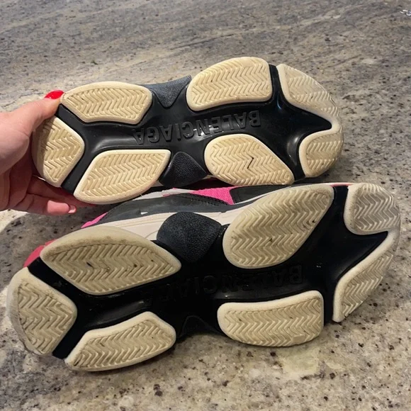 Balenciaga Triple S - Picture 5 of 6